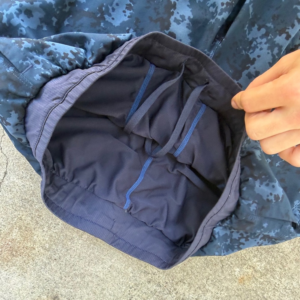 Fabletics Mens The One Short Blue Digital Camo Lined Athletic Training Shorts 7" - Picture 3 of 6